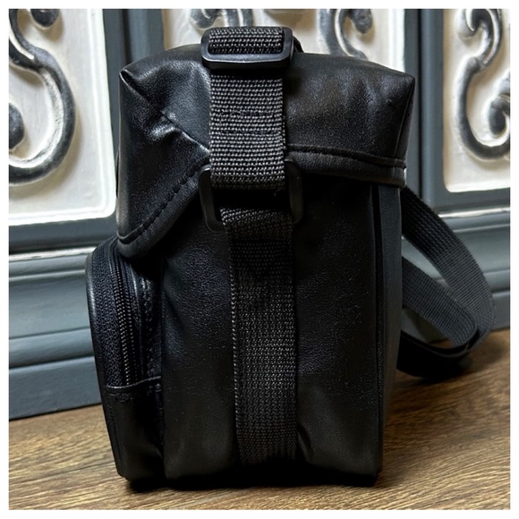 Vintage Fuji Film Camera Bag - Picture 6 of 11